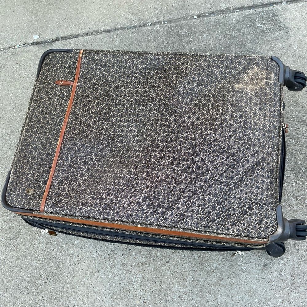HARTMANN WINGS BELTING MOBILE TRAVELER EXPANDABLE SPINNER 25” Suitcase $1095
